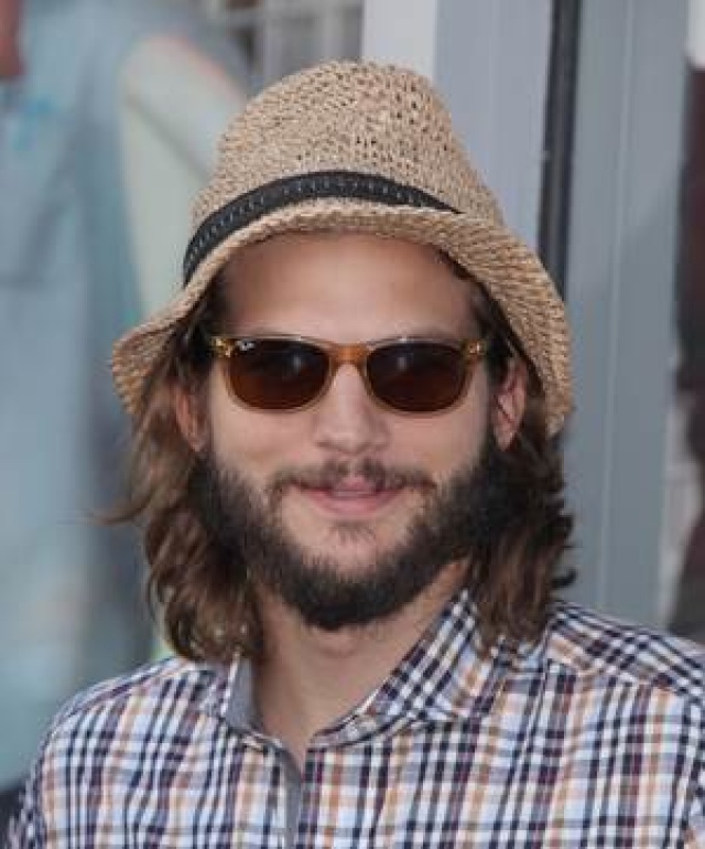 ashton kutcher twitter jo pa - mila kunis et ashton kutcher