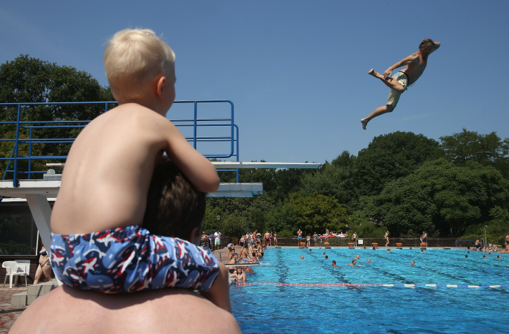 Is It Safe To Swim In Public Pool While Pregnant