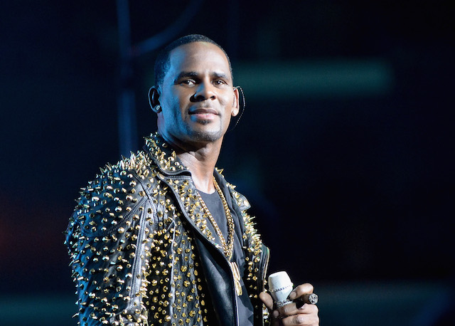 R Kelly Sympathizes With Bill Cosby Calls Cosby